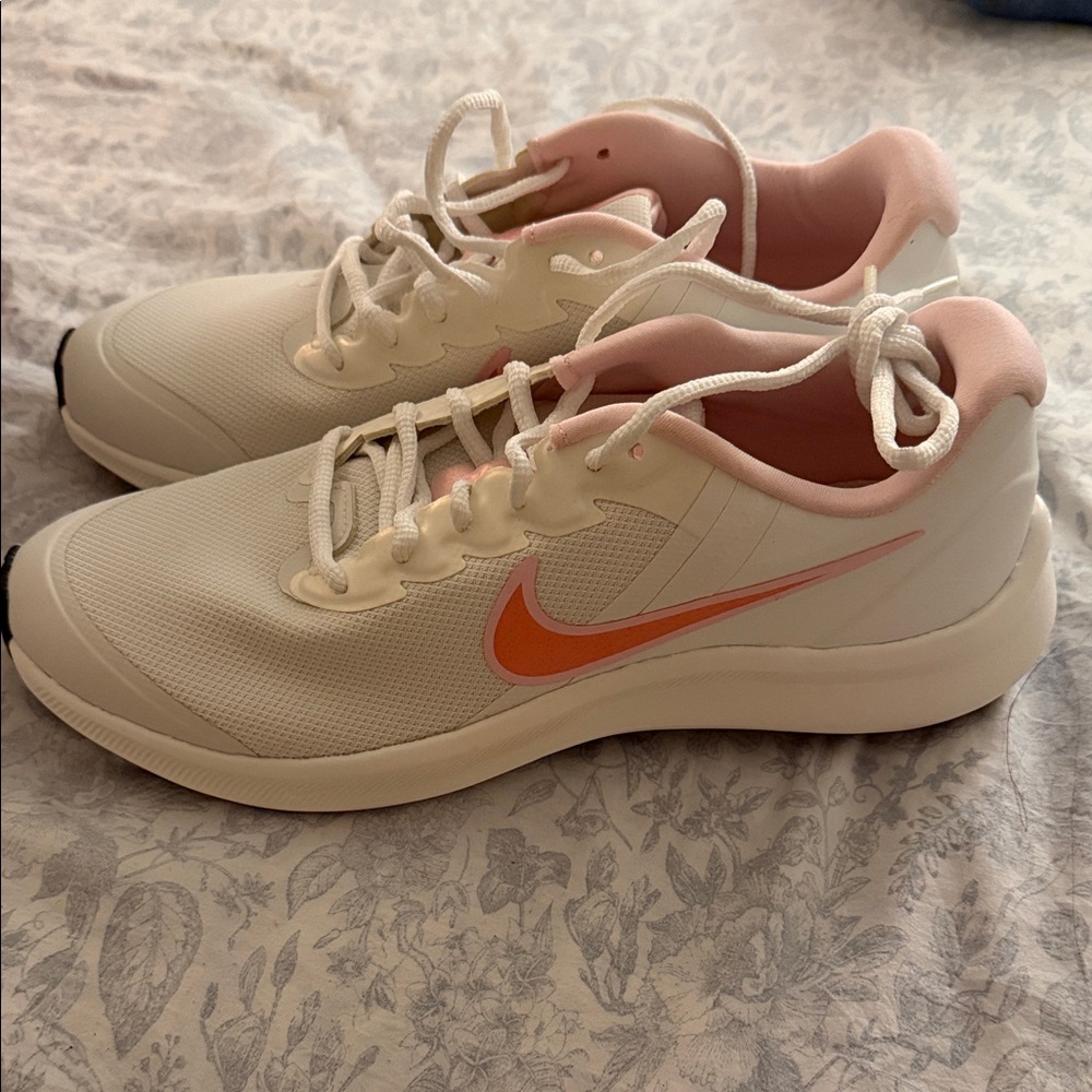 Nike Women's White and Pink Athletic Shoes - Picture 2 of 6